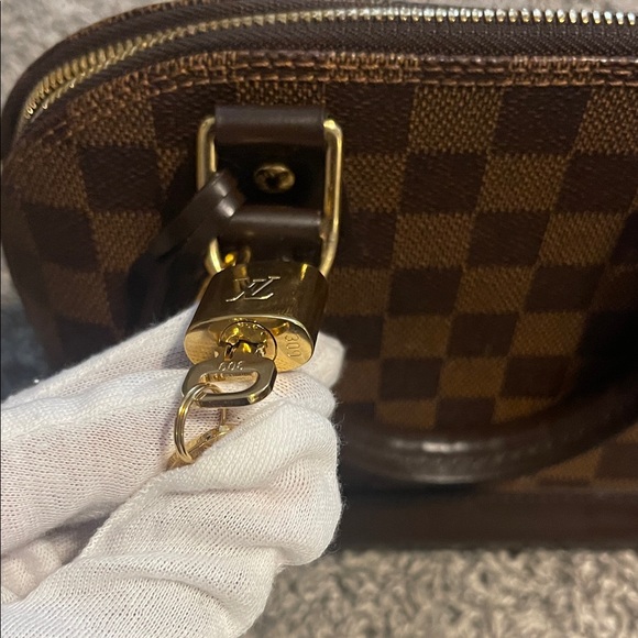 Authentic Louis Vuitton Alma bb - Picture 2 of 12